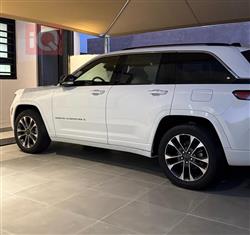 جیپ گراند شیرۆکی